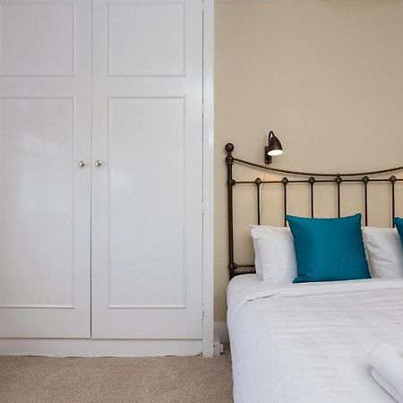 Quaint 2 Bedroom Flat - 9 Minutes Walk To Vauxhall Tube Londres Exterior foto