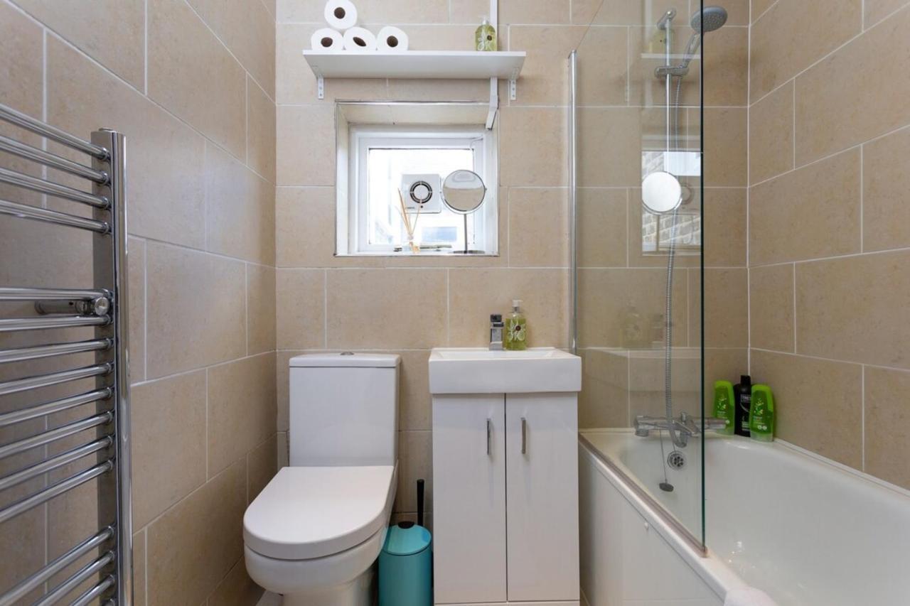 Quaint 2 Bedroom Flat - 9 Minutes Walk To Vauxhall Tube Londres Exterior foto