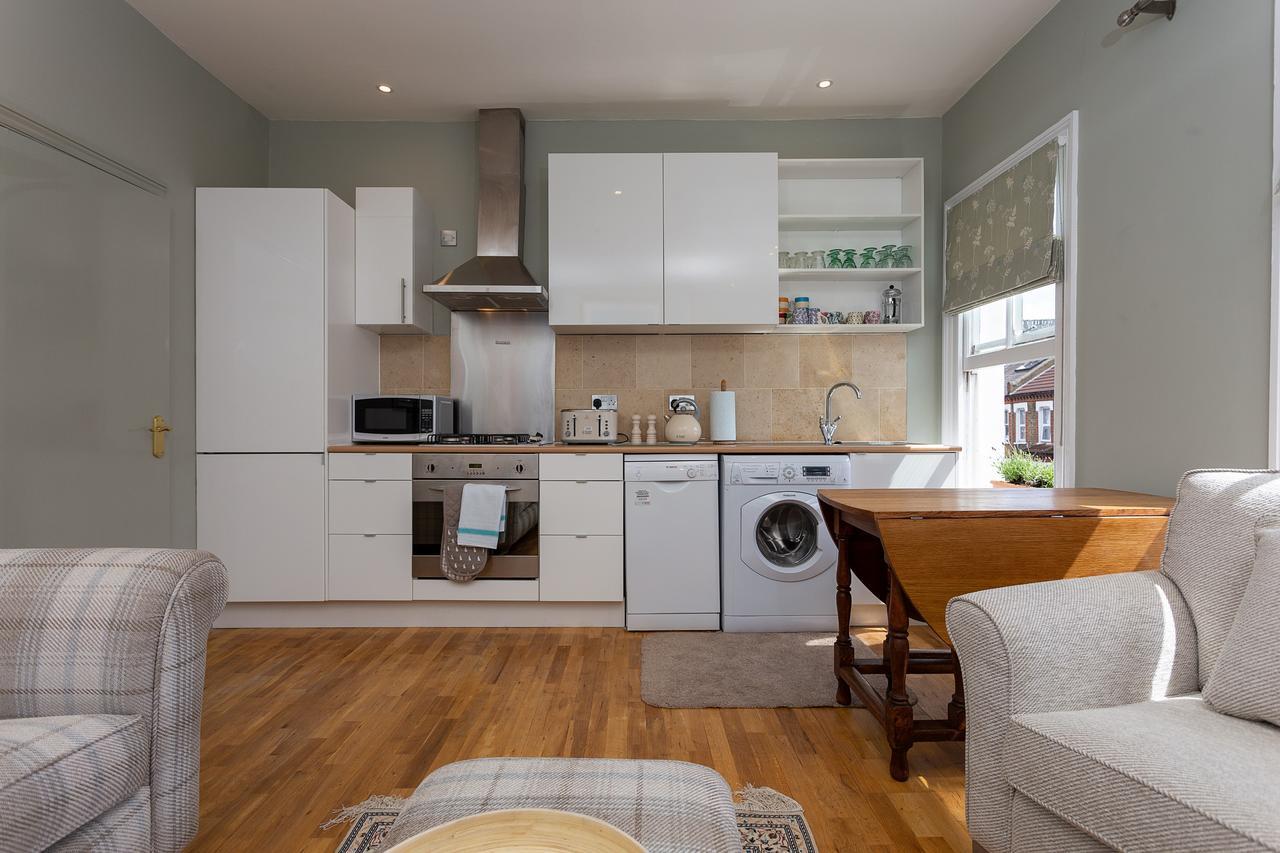 Quaint 2 Bedroom Flat - 9 Minutes Walk To Vauxhall Tube Londres Exterior foto